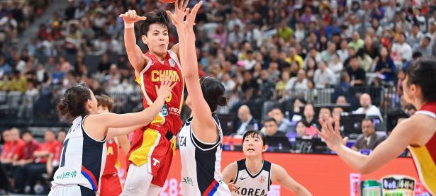 米兰体育官方-亚洲杯篮球赛火热开赛，球队展现实力