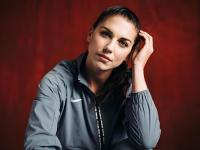 米兰体育官网-美洲女足明星球员的精彩表现