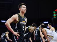 米兰体育官方入口-联赛新规矩出台，球员发挥巧妙转换战术