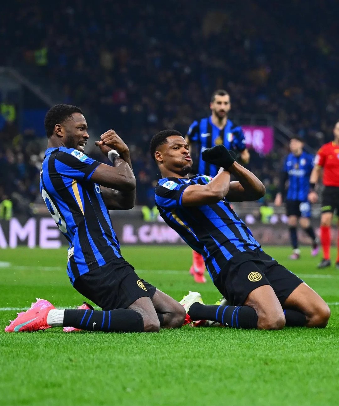 意大利球队在比赛中发挥出色,实现双杀晋级 意大利球队在比赛中发挥出色,实现双杀晋级