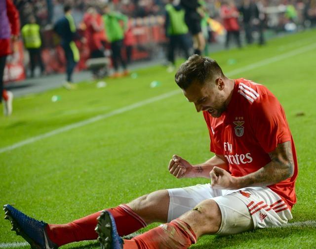 关于勒沃库森主场负于斯图加特，遭遇两连败的信息