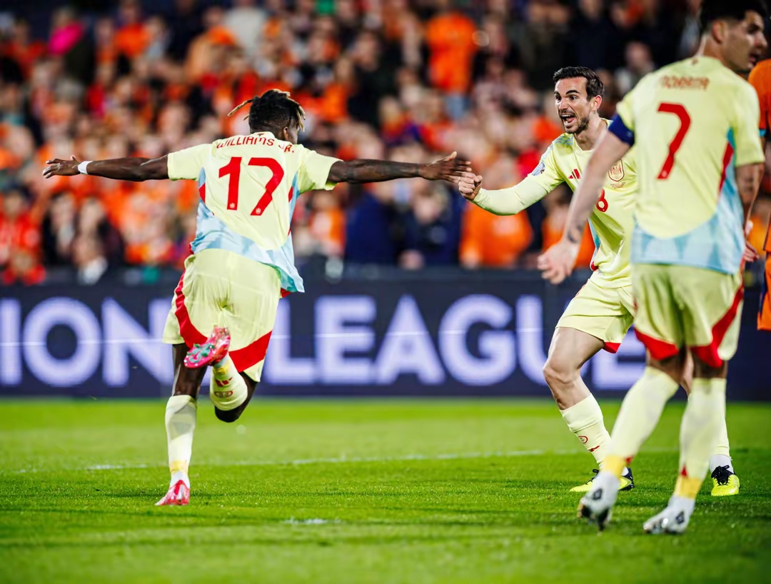 精彩足球赛事给球迷带来惊喜