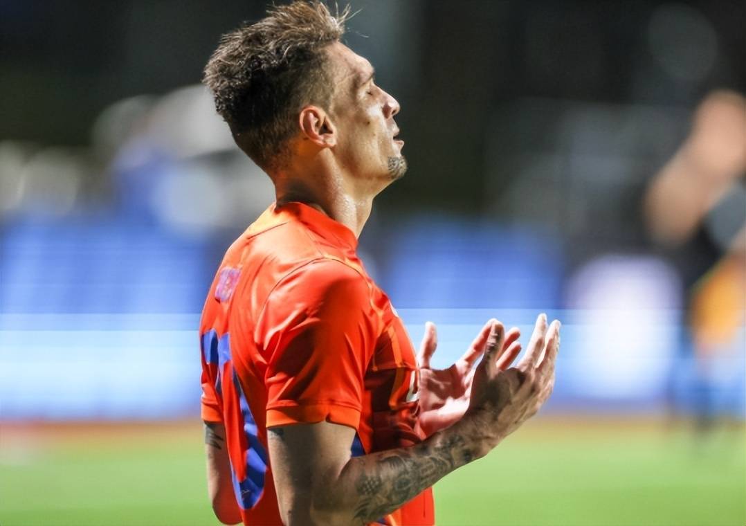 国安客场大胜鲁能，继续稳固领先位置的简单介绍